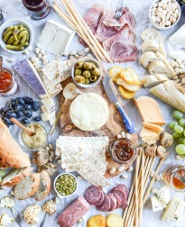 How to make an amazing cheese plate.